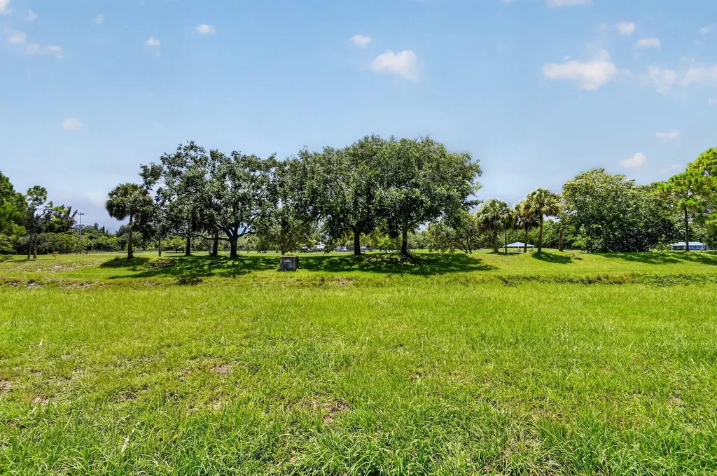 244 Trails End Greenacres FL 33413