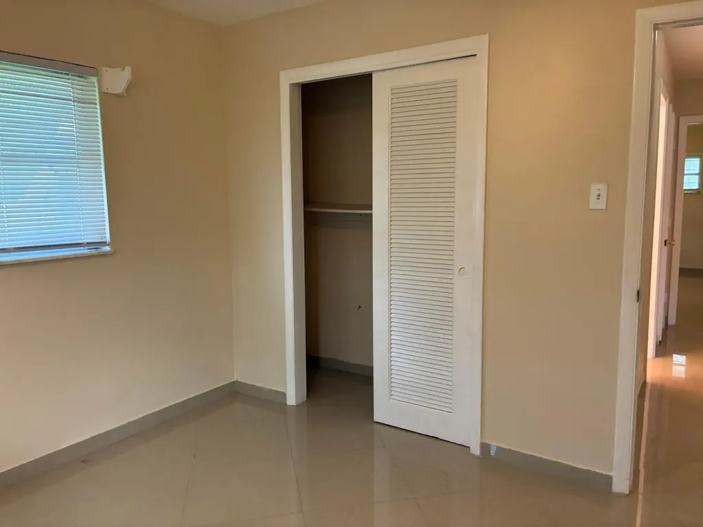 7470 NW 7th Place Margate FL 33063