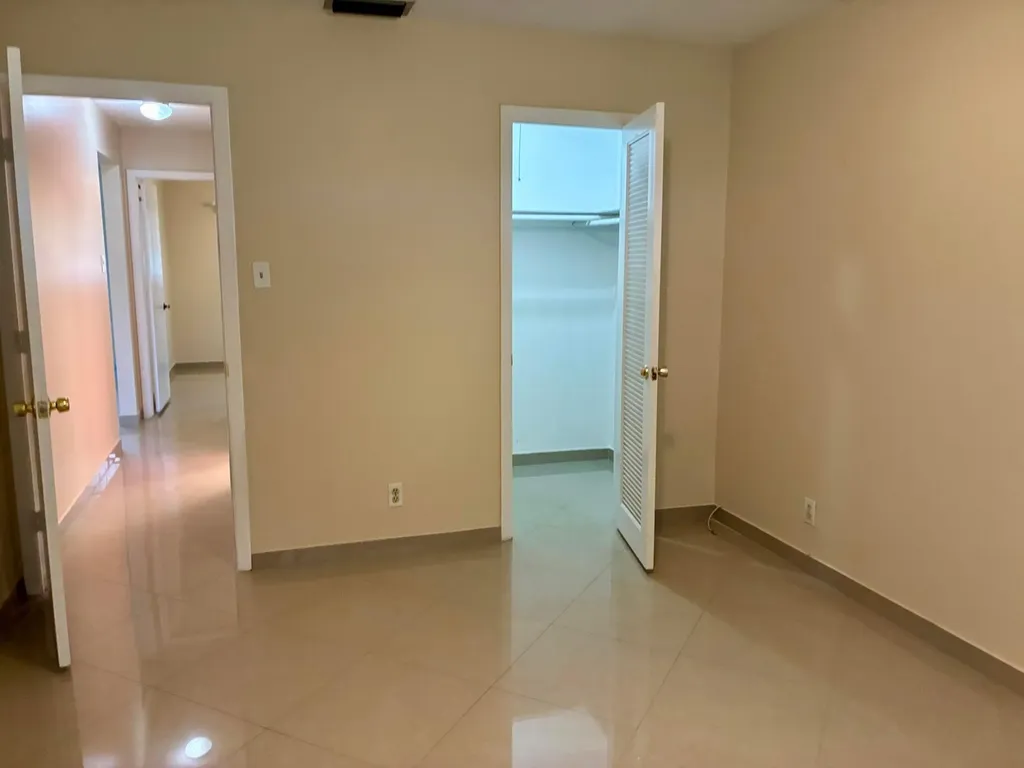 7470 NW 7th Place Margate FL 33063