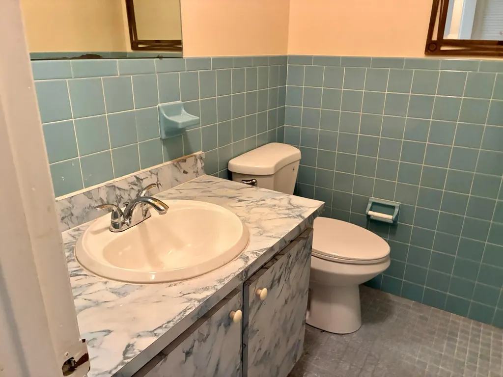 7470 NW 7th Place Margate FL 33063