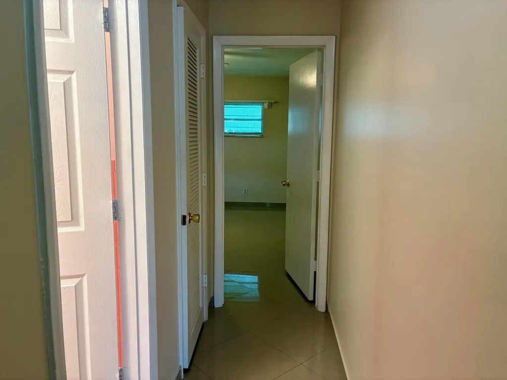 7470 NW 7th Place Margate FL 33063