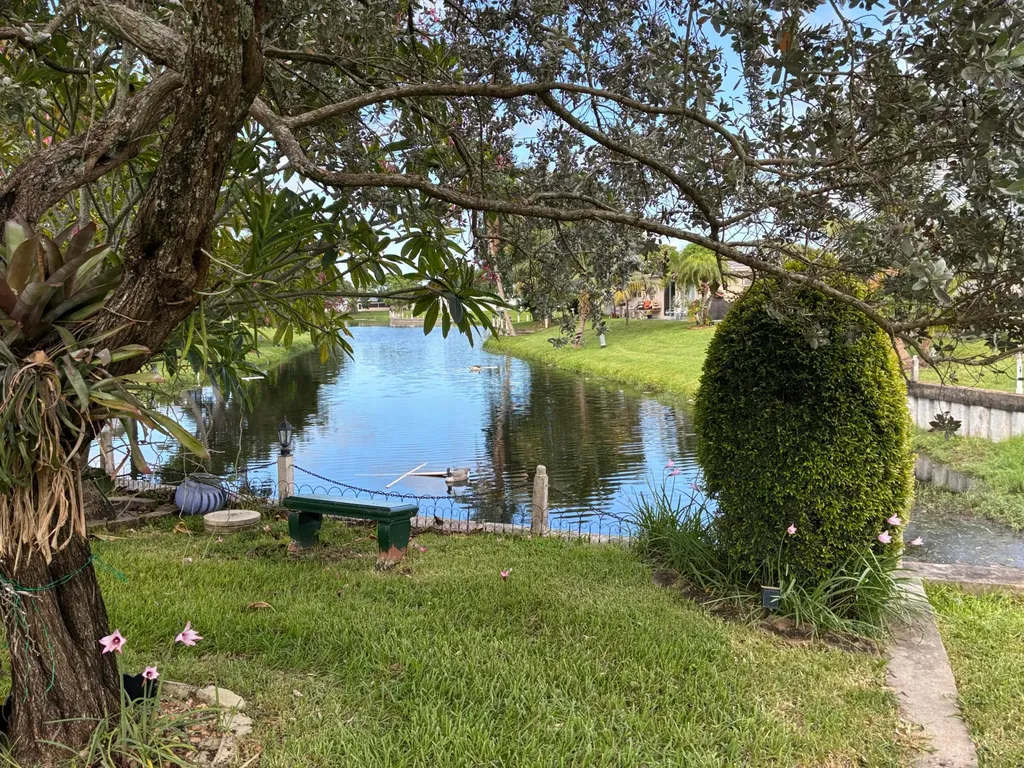 7470 NW 7th Place Margate FL 33063