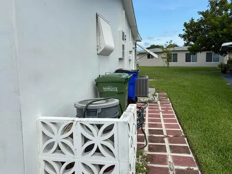 7470 NW 7th Place Margate FL 33063