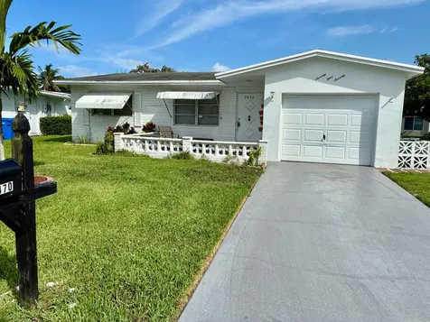 7470 NW 7th Place Margate FL 33063