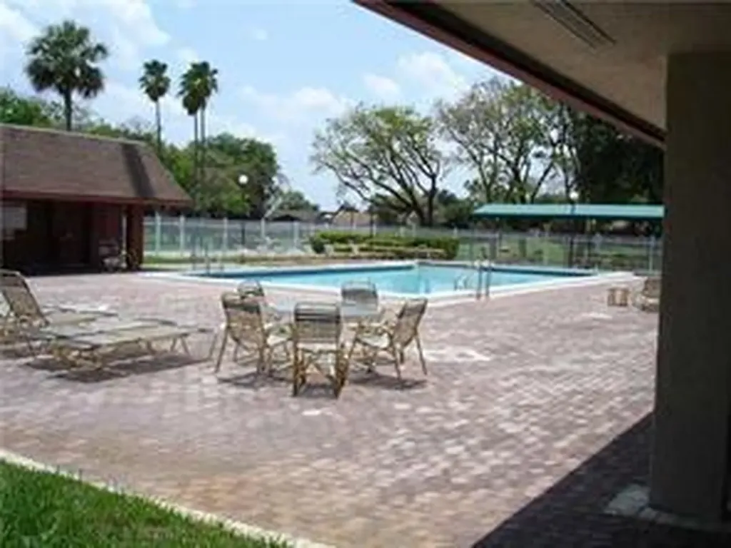 330 Lakewood E Margate FL 33063
