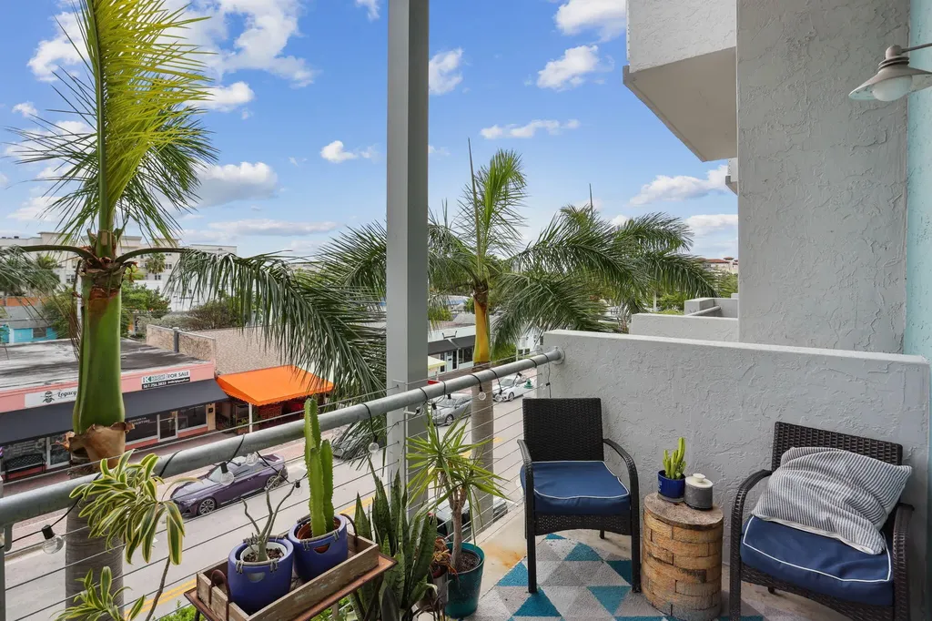 180 NE 4th Avenue Delray Beach FL 33483