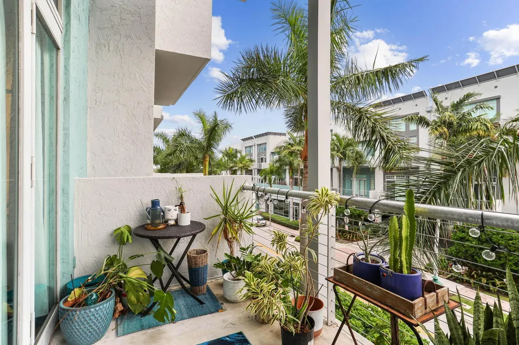 180 NE 4th Avenue Delray Beach FL 33483