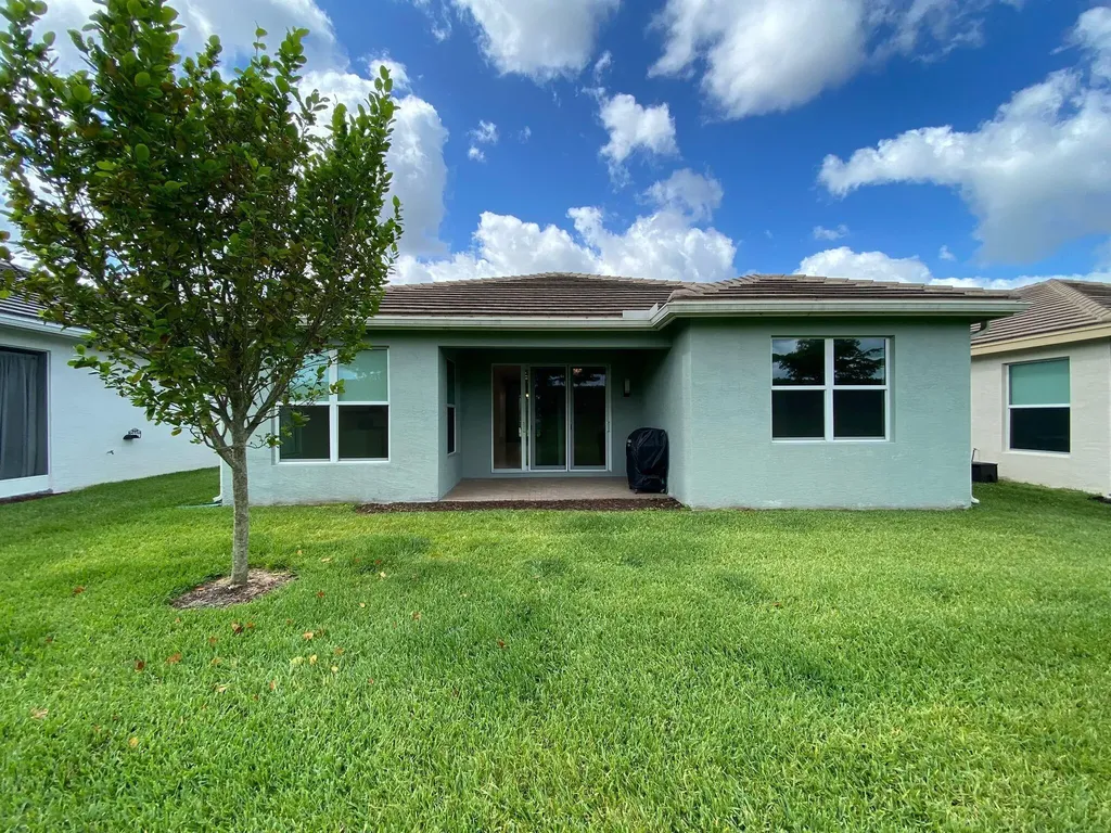 12049 SW Jasper Lake Way Port St Lucie FL 34987
