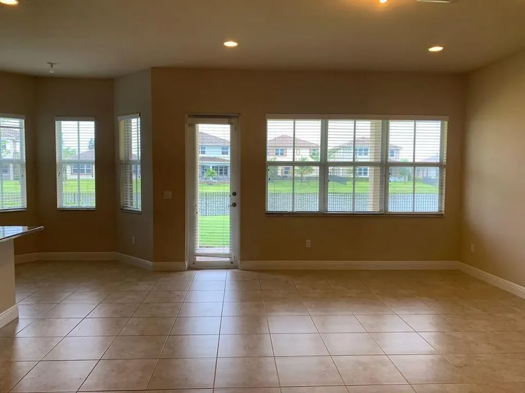 9860 Blue Isle Bay Parkland FL 33076