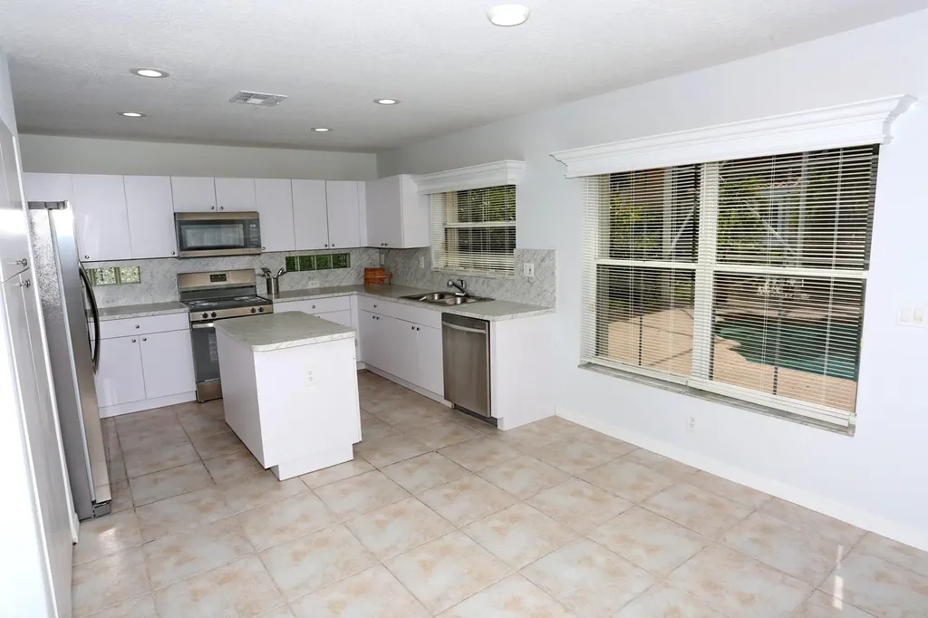 5157 NW 122nd Avenue Coral Springs FL 33076