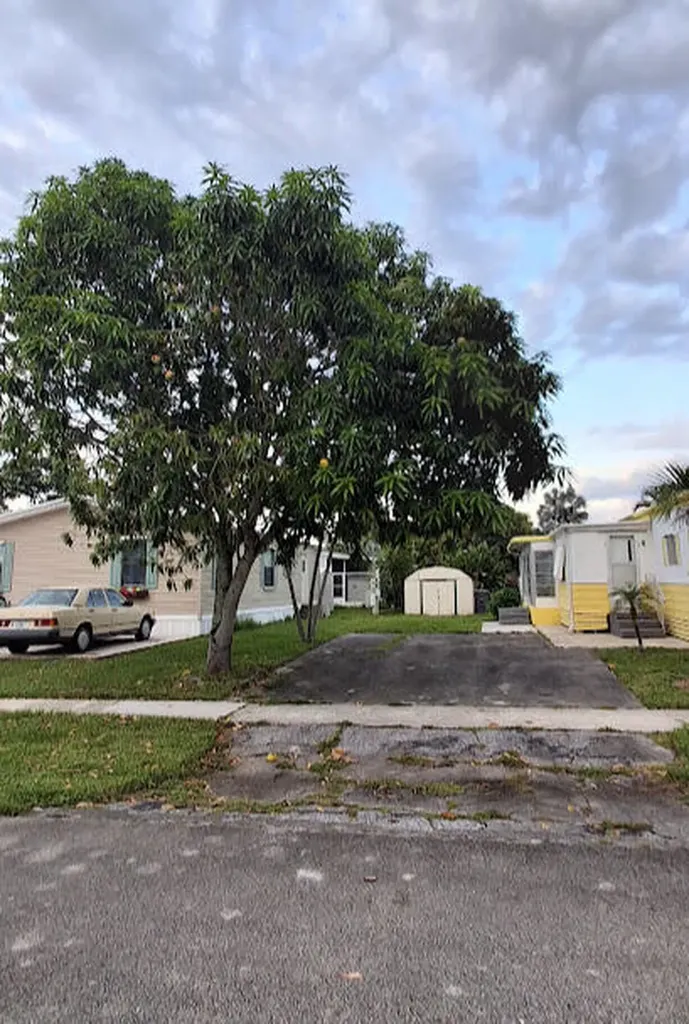 4054 Marigold Road Boynton Beach FL 33436