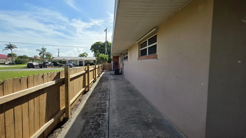 462 Hernando Street Fort Pierce FL 34949