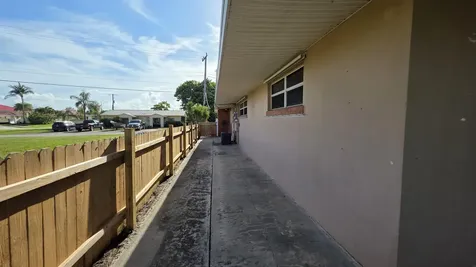 462 Hernando Street Fort Pierce FL 34949