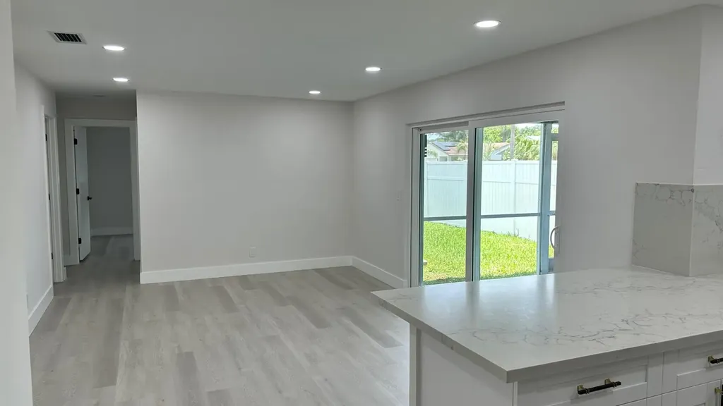 3261 SW 4th Street Deerfield Beach FL 33442