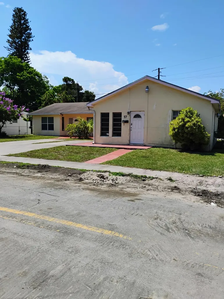 57 SE 12th Street Dania Beach FL 33004