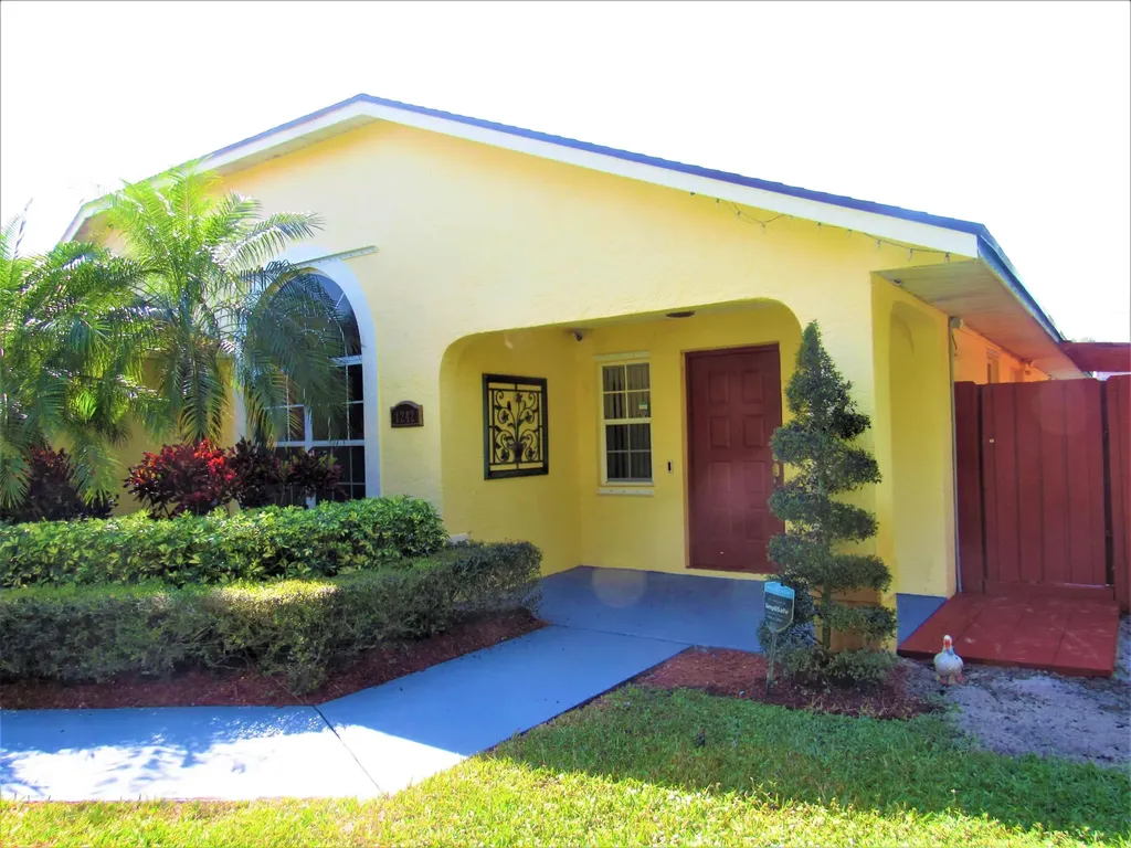 1242 SW Melrose Avenue Port St Lucie FL 34953
