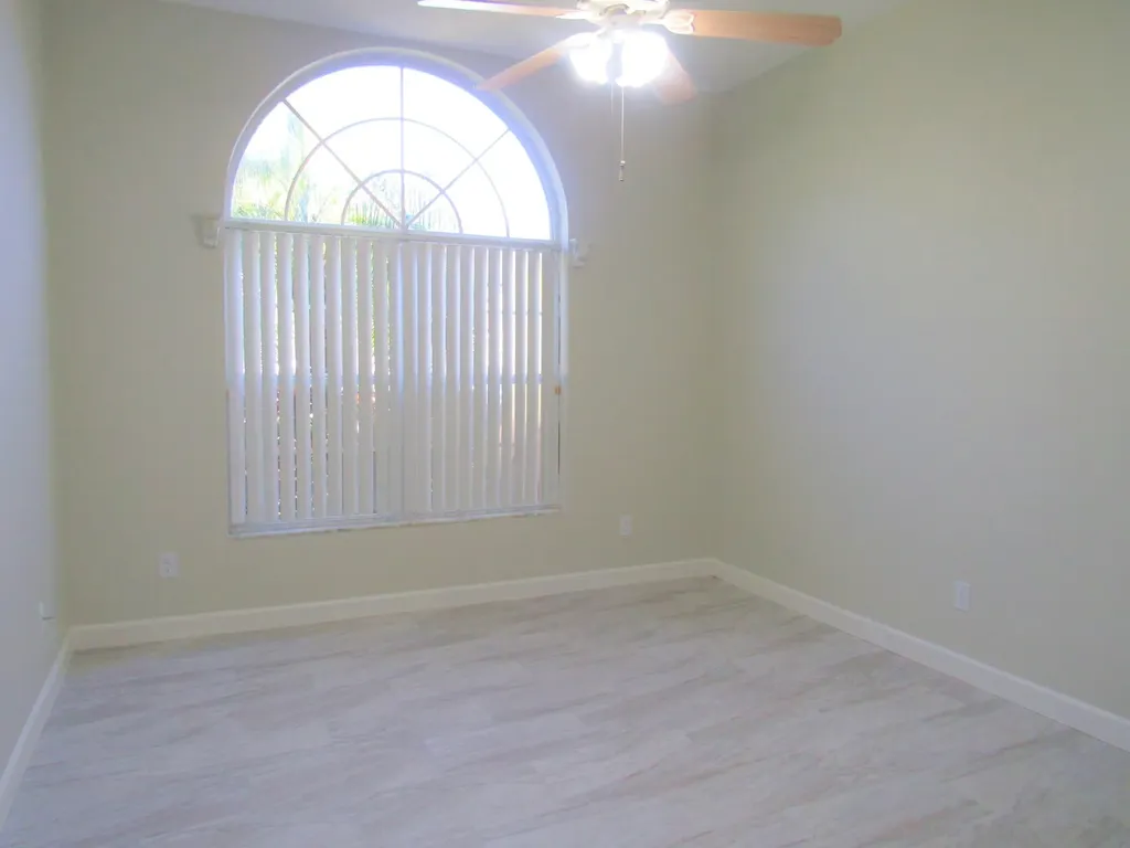 1242 SW Melrose Avenue Port St Lucie FL 34953