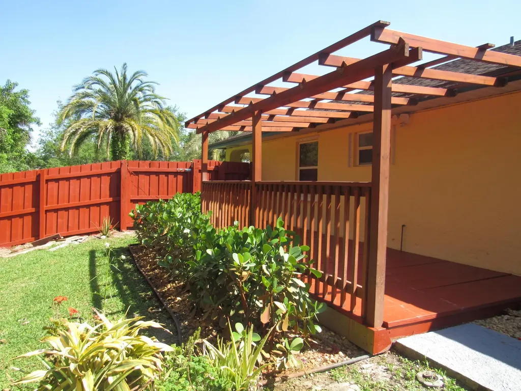 1242 SW Melrose Avenue Port St Lucie FL 34953