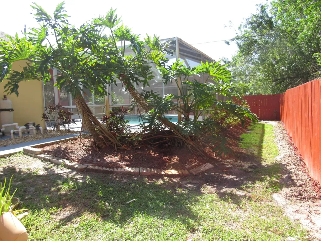 1242 SW Melrose Avenue Port St Lucie FL 34953