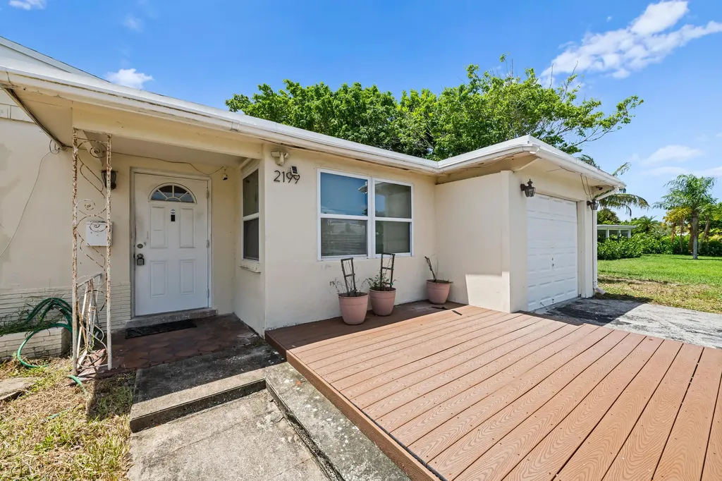 2199 NE 5th Avenue Boca Raton FL 33431