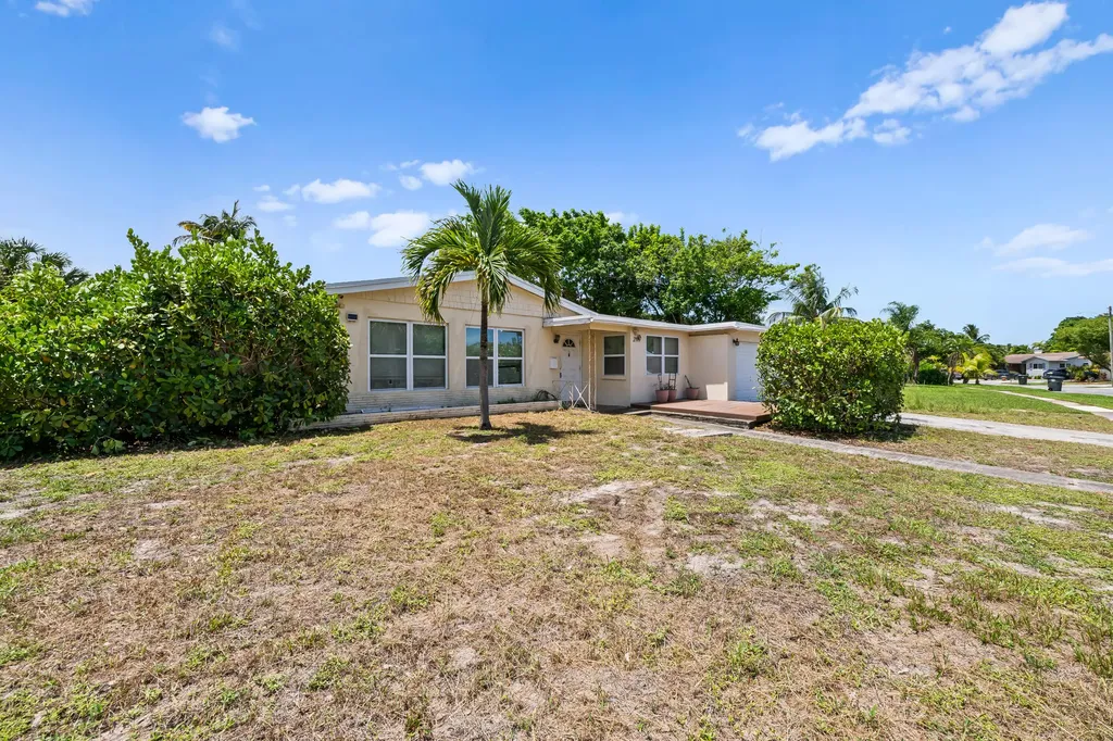 2199 NE 5th Avenue Boca Raton FL 33431