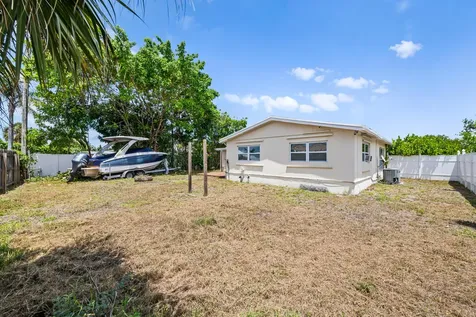 2199 NE 5th Avenue Boca Raton FL 33431