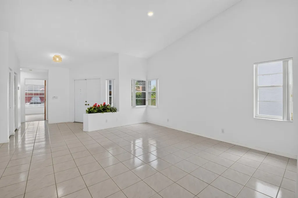 10048 Country Brook Road Boca Raton FL 33428