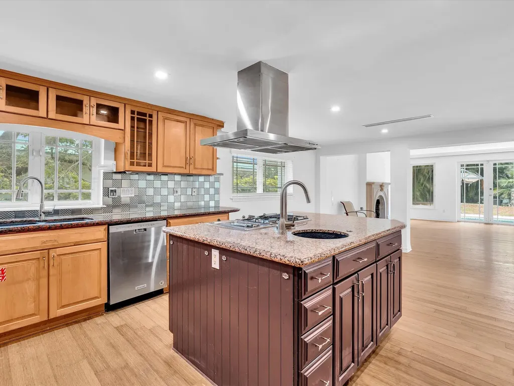 518 N Riverside Drive Pompano Beach FL 33062