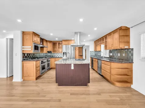 518 N Riverside Drive Pompano Beach FL 33062