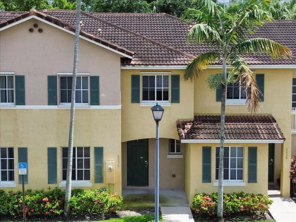 6036 SW 19th Place North Lauderdale FL 33068