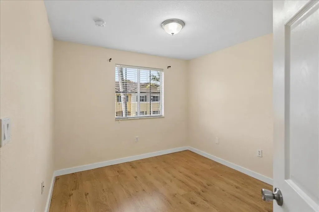 6036 SW 19th Place North Lauderdale FL 33068