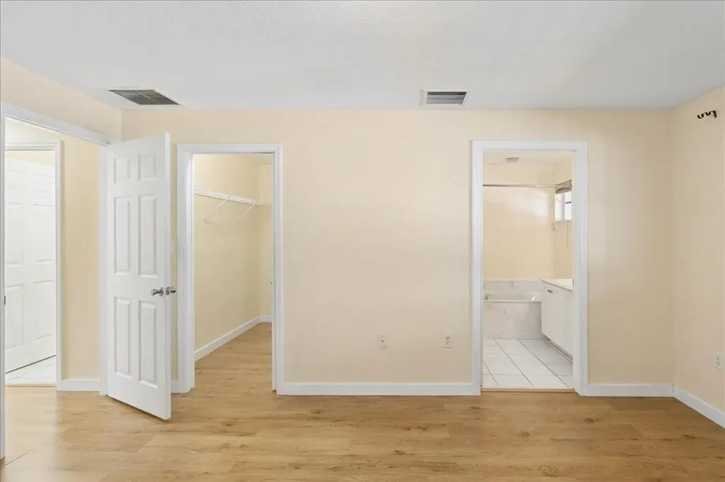 6036 SW 19th Place North Lauderdale FL 33068