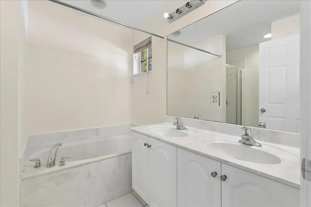 6036 SW 19th Place North Lauderdale FL 33068