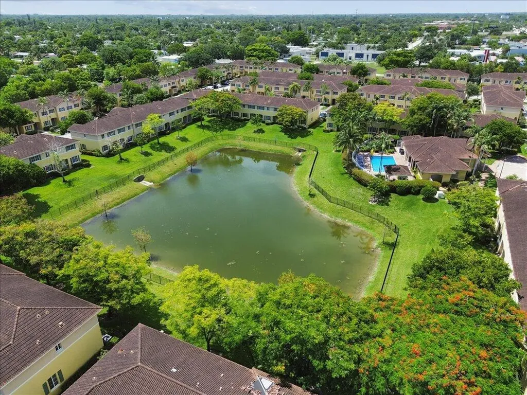 6036 SW 19th Place North Lauderdale FL 33068