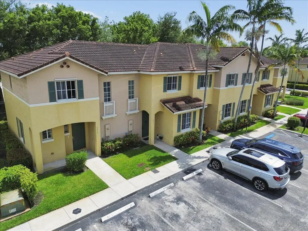 6036 SW 19th Place North Lauderdale FL 33068