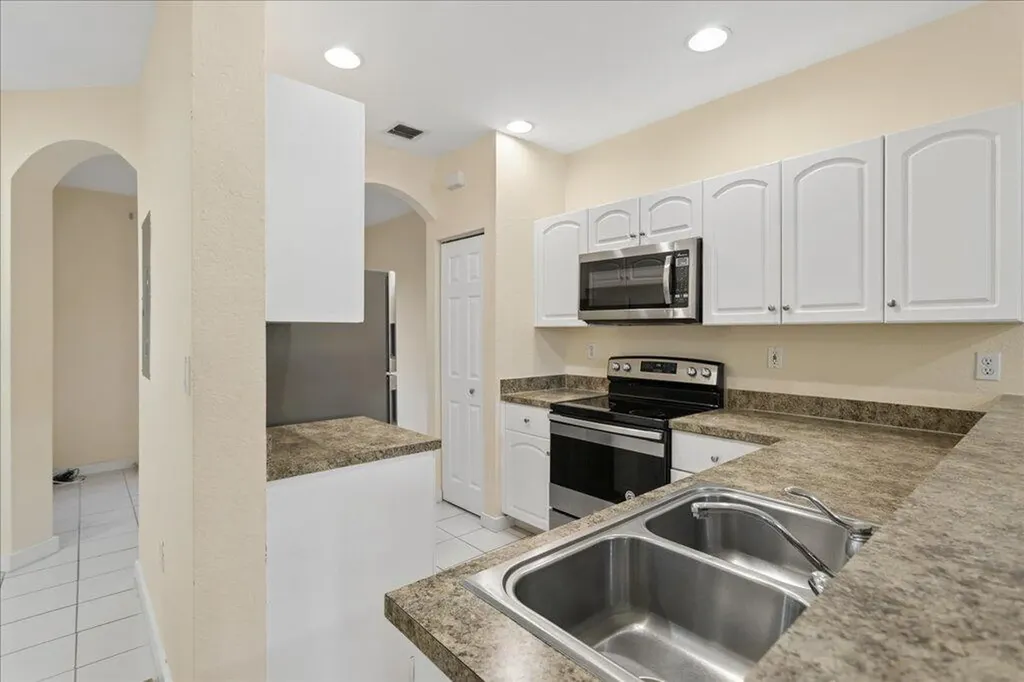 6036 SW 19th Place North Lauderdale FL 33068