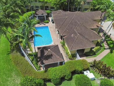 6036 SW 19th Place North Lauderdale FL 33068