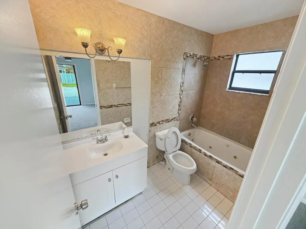 2305 SW Fern Circle Port St Lucie FL 34953