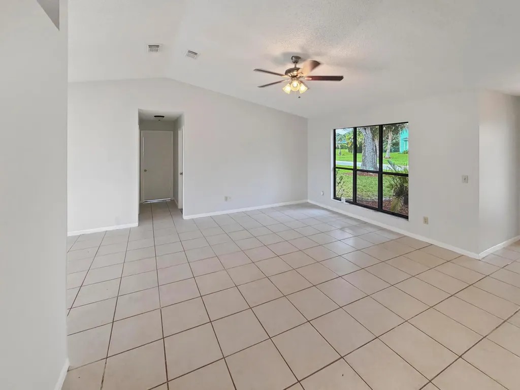 2305 SW Fern Circle Port St Lucie FL 34953