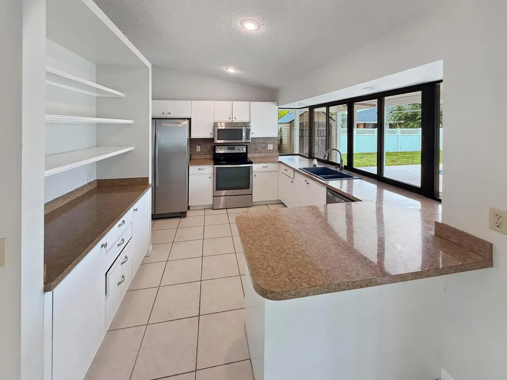 2305 SW Fern Circle Port St Lucie FL 34953