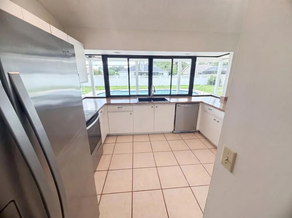 2305 SW Fern Circle Port St Lucie FL 34953
