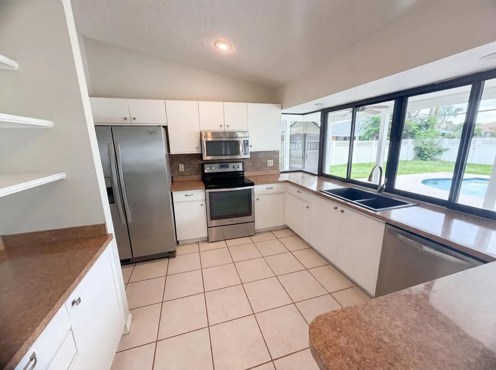 2305 SW Fern Circle Port St Lucie FL 34953