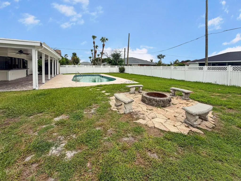 2305 SW Fern Circle Port St Lucie FL 34953