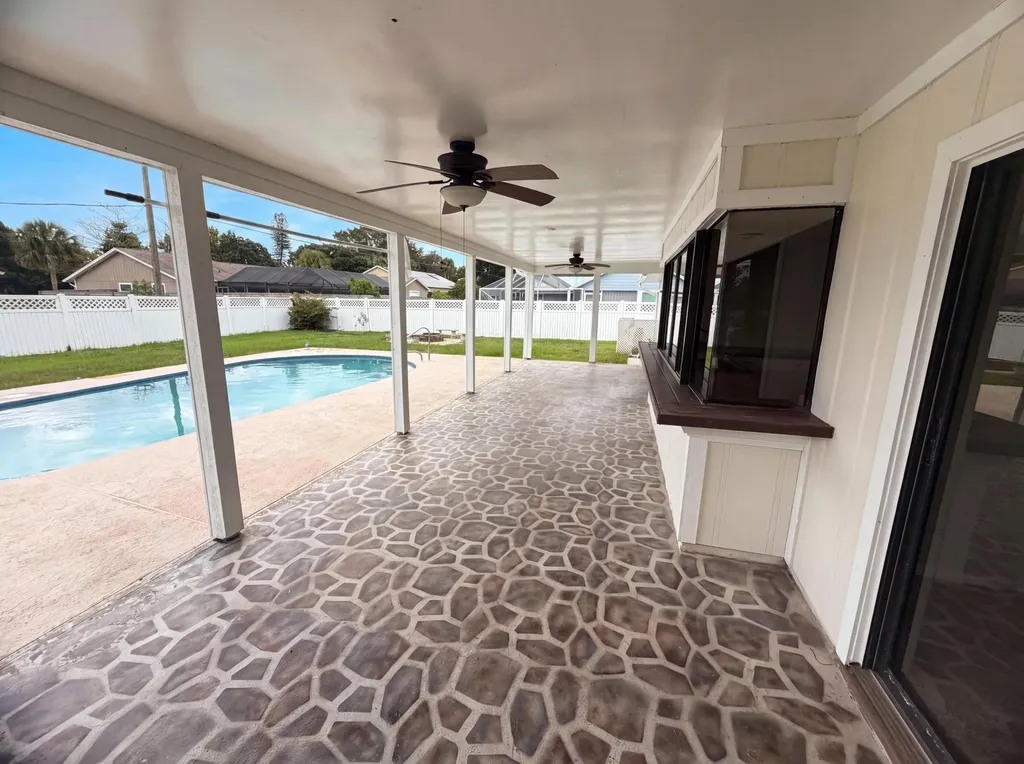 2305 SW Fern Circle Port St Lucie FL 34953