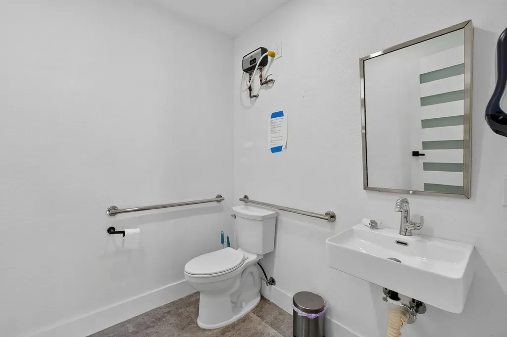 16811 NE 6th Avenue North Miami Beach FL