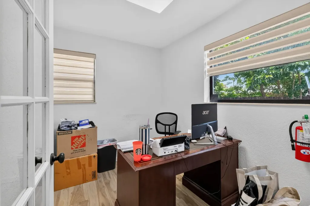 16811 NE 6th Avenue North Miami Beach FL