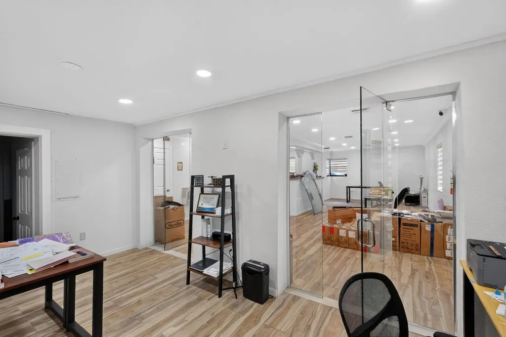 16811 NE 6th Avenue North Miami Beach FL
