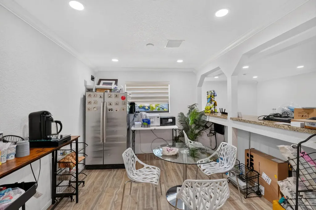 16811 NE 6th Avenue North Miami Beach FL