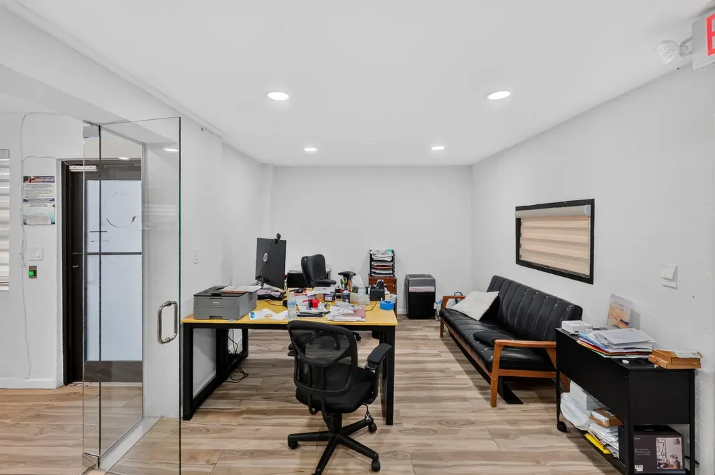 16811 NE 6th Avenue North Miami Beach FL