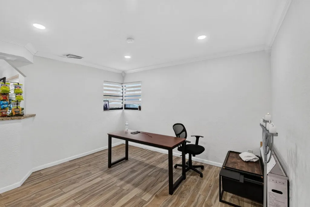 16811 NE 6th Avenue North Miami Beach FL